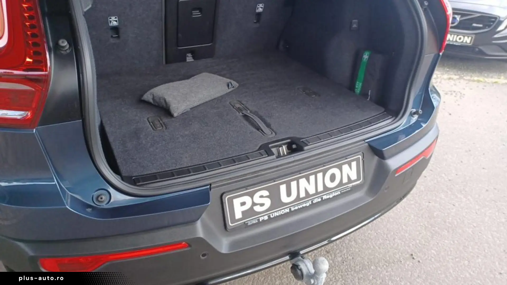 Volvo XC40 B3 Ultra Black Edition Panoramic Auxiliary Heater