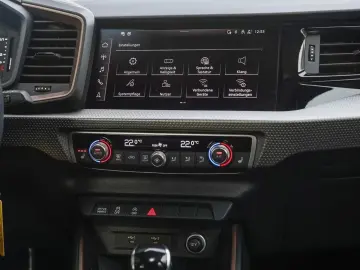 Audi A1 Sportback 40 TFSI S tronic S line LED-Sch