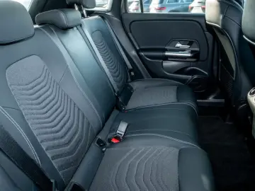 Mercedes-Benz GLA 200 d PROGRESSIVE KLIMA NAVI MBUX