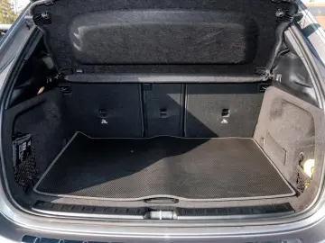 Mercedes-Benz GLA 200 d PROGRESSIVE KLIMA NAVI MBUX