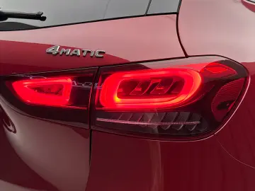 MERCEDES-BENZ GLA 250 4MATIC AMG  Piele Rosie  Pano  360