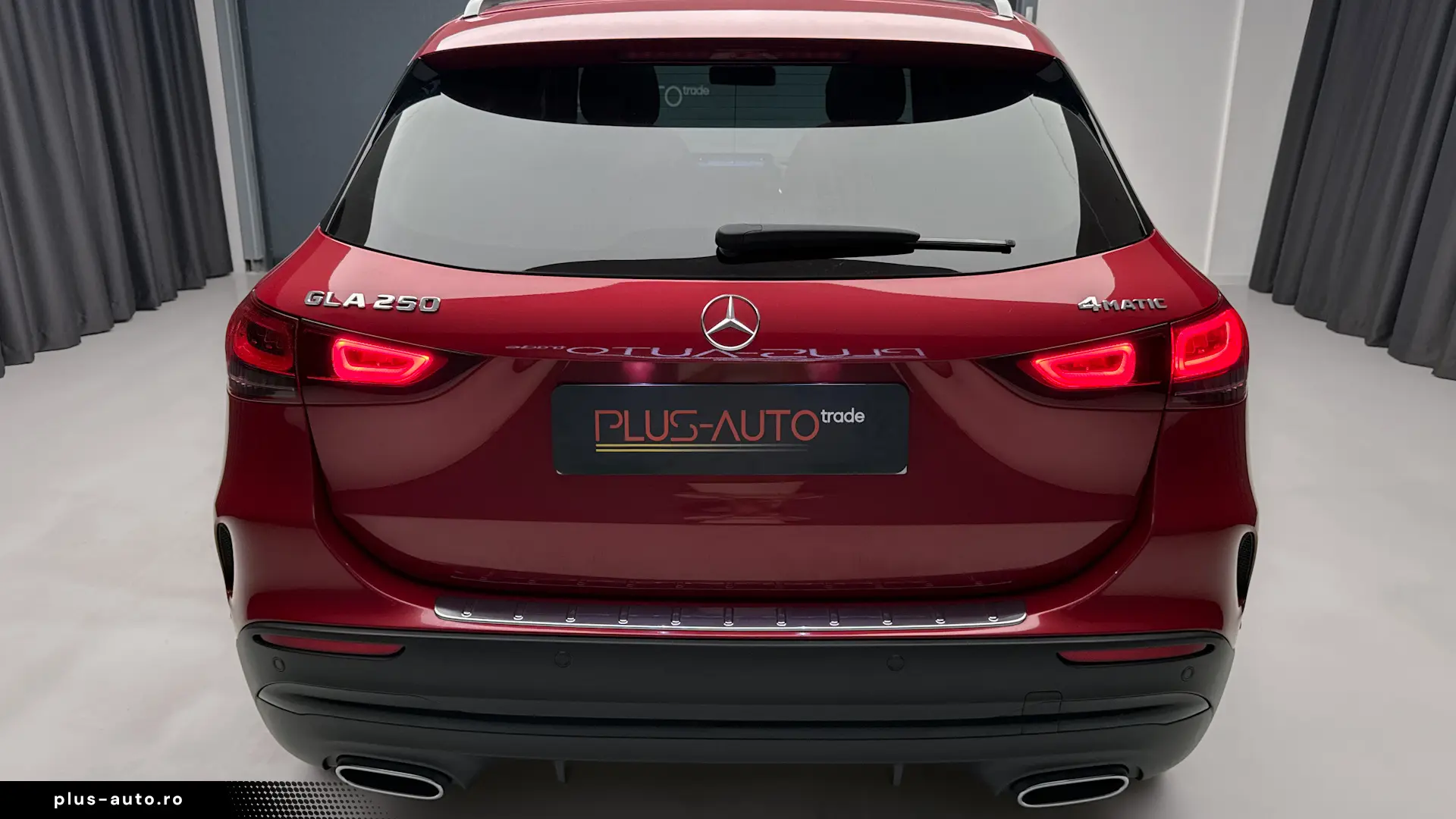 MERCEDES-BENZ GLA 250 4MATIC AMG  Piele Rosie  Pano  360