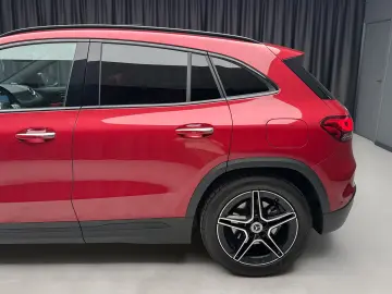 MERCEDES-BENZ GLA 250 4MATIC AMG  Piele Rosie  Pano  360