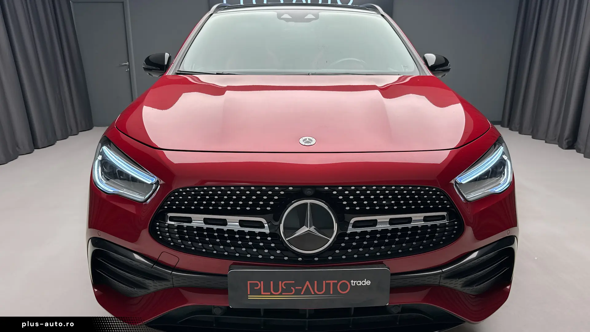 MERCEDES-BENZ GLA 250 4MATIC AMG  Piele Rosie  Pano  360