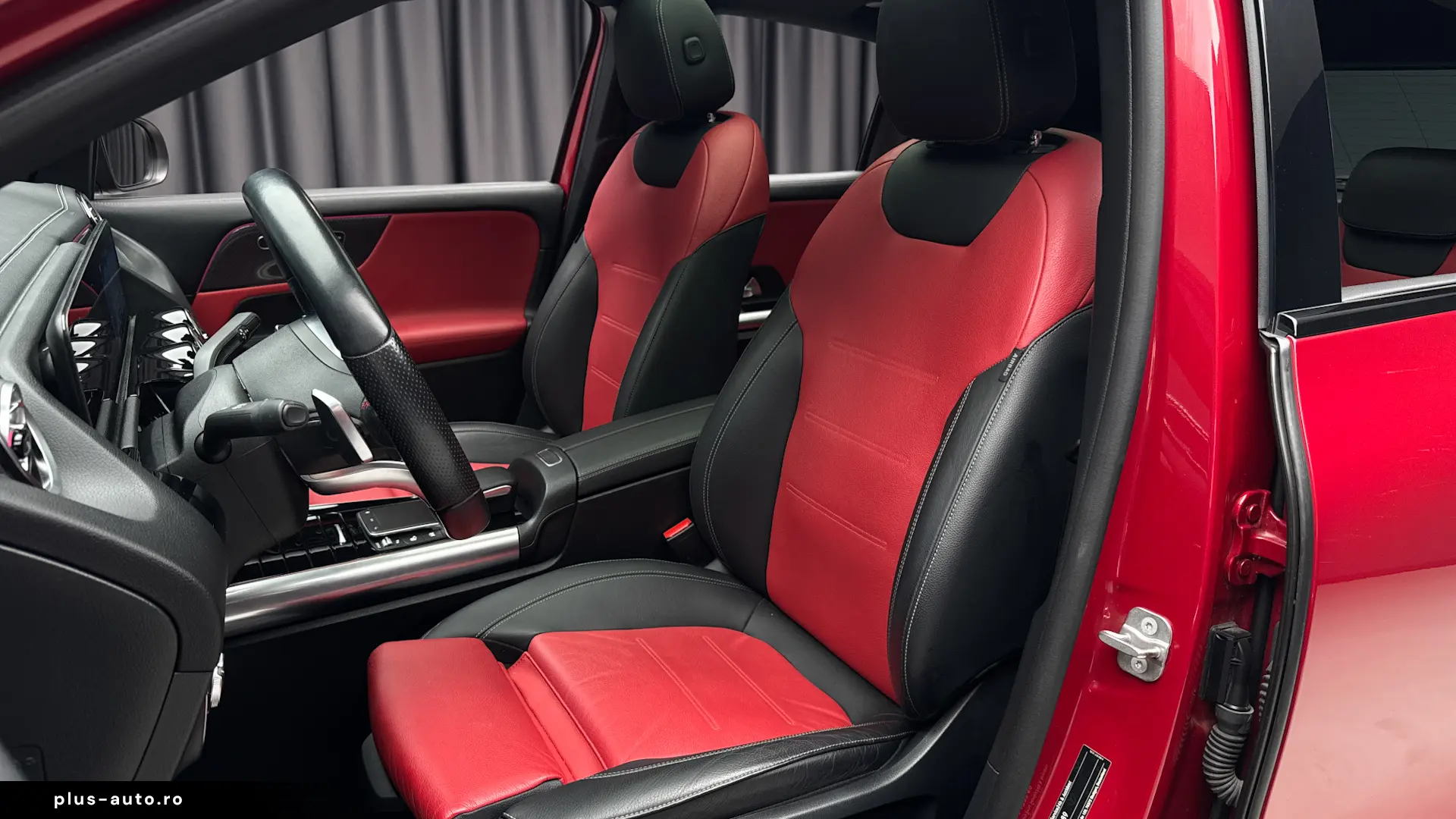 MERCEDES-BENZ GLA 250 4MATIC AMG  Piele Rosie  Pano  360