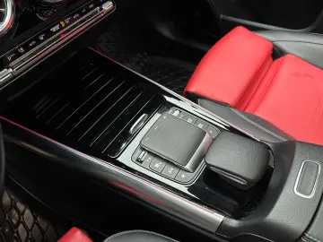 MERCEDES-BENZ GLA 250 4MATIC AMG  Piele Rosie  Pano  360