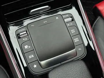 MERCEDES-BENZ GLA 250 4MATIC AMG  Piele Rosie  Pano  360