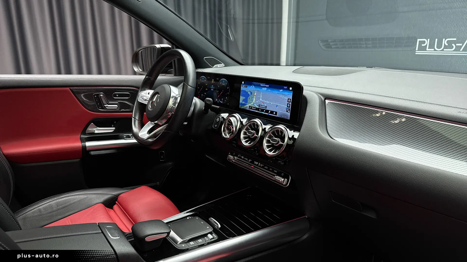 MERCEDES-BENZ GLA 250 4MATIC AMG  Piele Rosie  Pano  360
