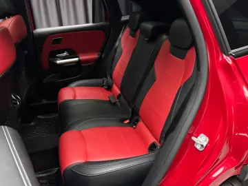 MERCEDES-BENZ GLA 250 4MATIC AMG  Piele Rosie  Pano  360