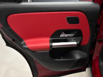 MERCEDES-BENZ GLA 250 4MATIC AMG  Piele Rosie  Pano  360