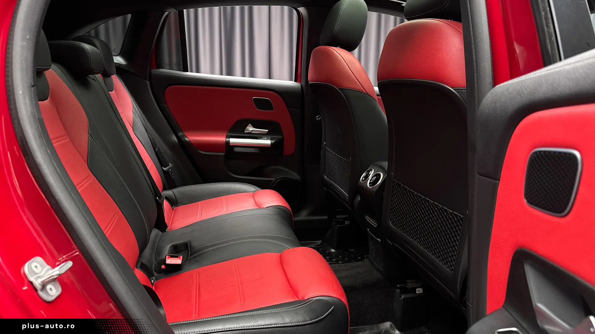 MERCEDES-BENZ GLA 250 4MATIC AMG  Piele Rosie  Pano  360