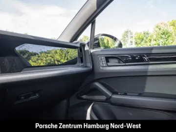 Porsche Cayenne E-Hybrid Black Edition