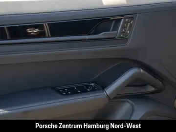 Porsche Cayenne E-Hybrid Black Edition