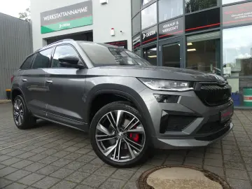 SKODA Kodiaq 2.0 TSI 4x4 RS PANO STHZ KAM ACC 20LM