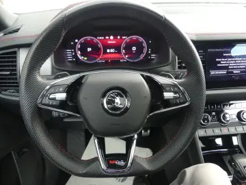 SKODA Kodiaq 2.0 TSI 4x4 RS PANO STHZ KAM ACC 20LM