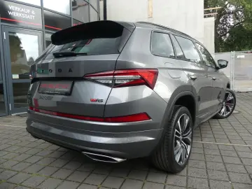 SKODA Kodiaq 2.0 TSI 4x4 RS PANO STHZ KAM ACC 20LM