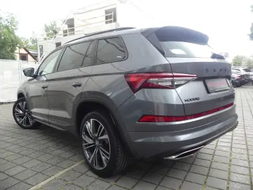 SKODA Kodiaq 2.0 TSI 4x4 RS PANO STHZ KAM ACC 20LM