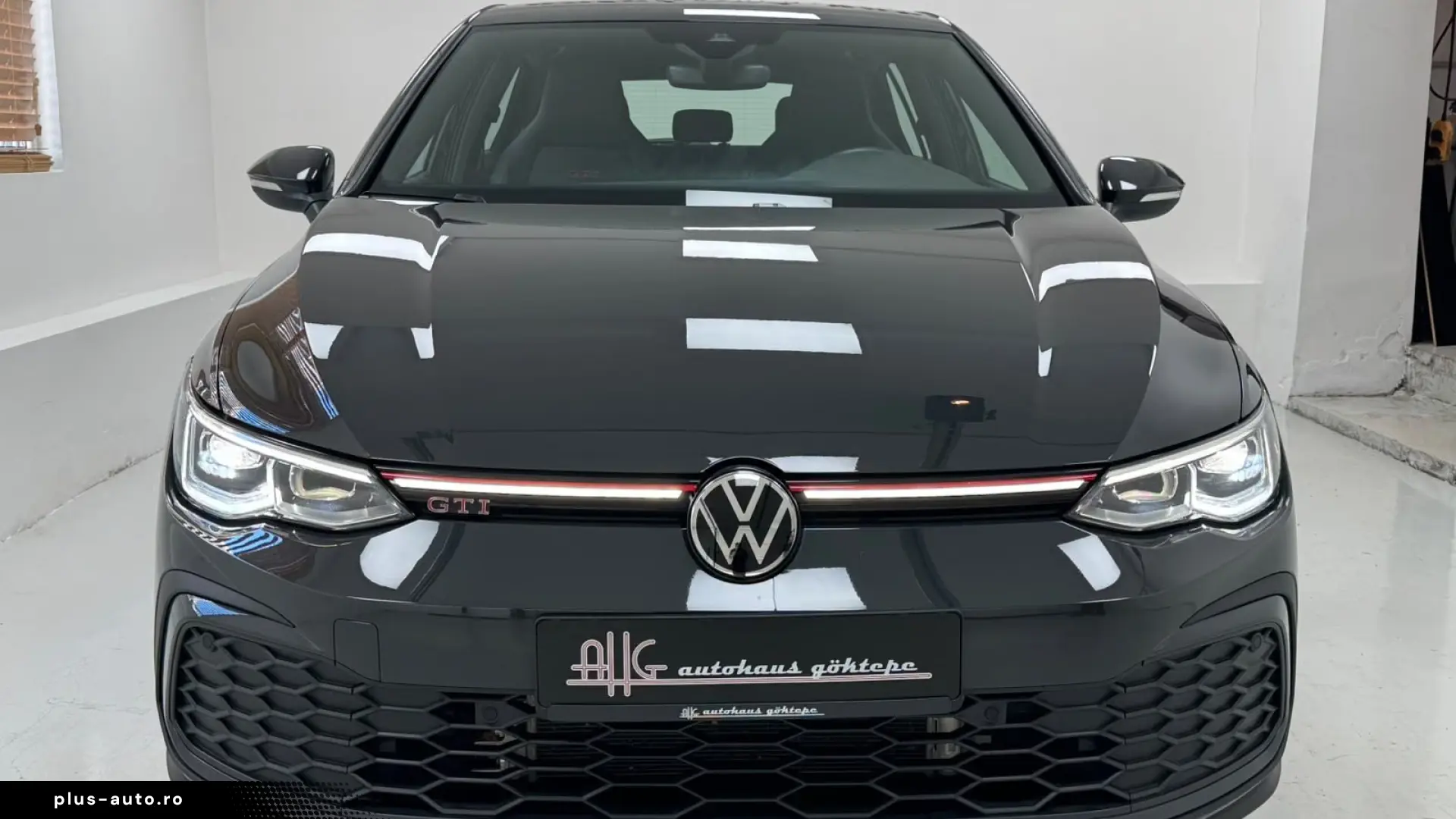 Volkswagen Golf VIII 2.0 TSI DSG GTI  LED TRAVEL-ASSIST
