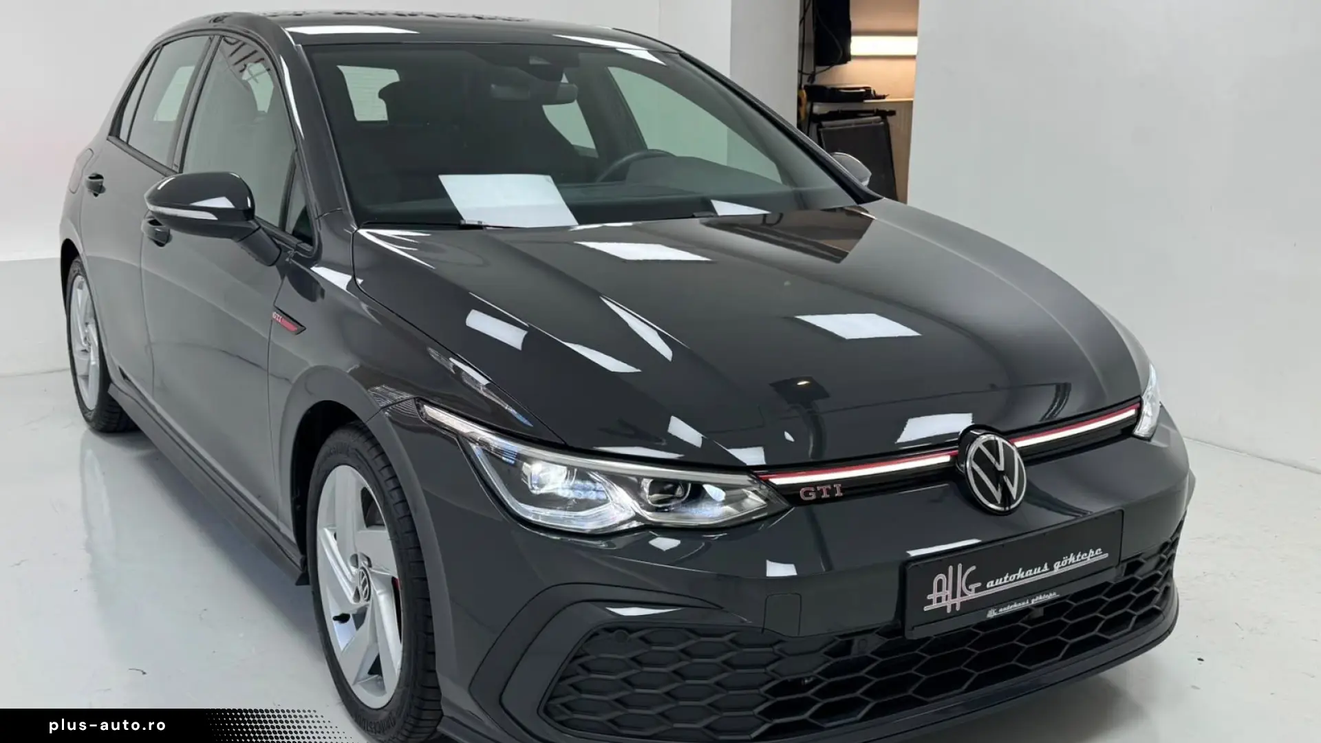 Volkswagen Golf VIII 2.0 TSI DSG GTI  LED TRAVEL-ASSIST