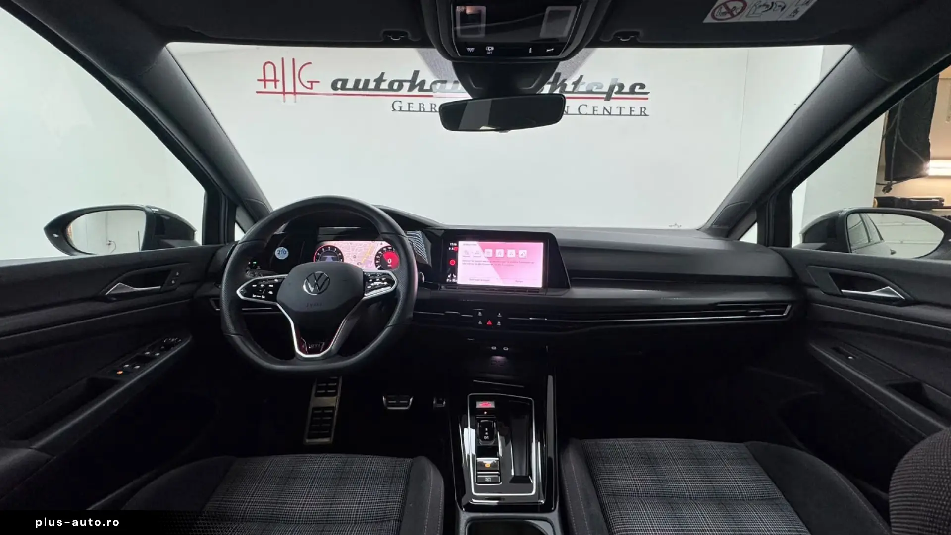 Volkswagen Golf VIII 2.0 TSI DSG GTI  LED TRAVEL-ASSIST