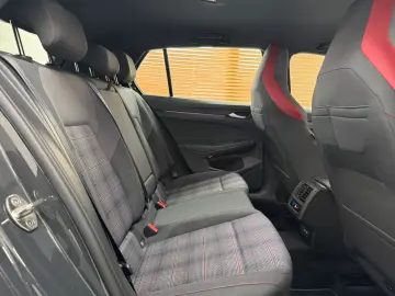 Volkswagen Golf VIII 2.0 TSI DSG GTI  LED TRAVEL-ASSIST