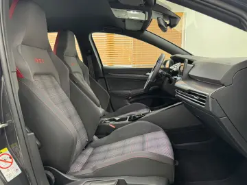 Volkswagen Golf VIII 2.0 TSI DSG GTI  LED TRAVEL-ASSIST
