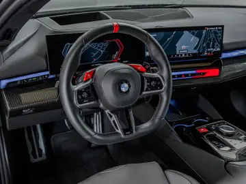 BMW M5 ULTIMATE DRIVERS CARBON KERAMIK DRIVE   PARK