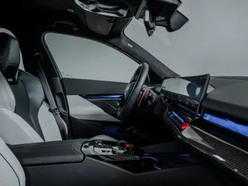 BMW M5 ULTIMATE DRIVERS CARBON KERAMIK DRIVE   PARK