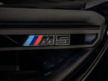 BMW M5 ULTIMATE DRIVERS CARBON KERAMIK DRIVE   PARK