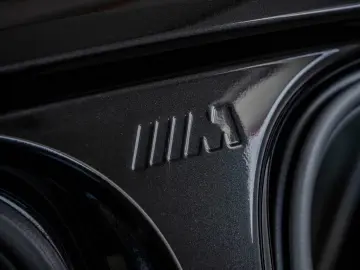 BMW M5 ULTIMATE DRIVERS CARBON KERAMIK DRIVE   PARK