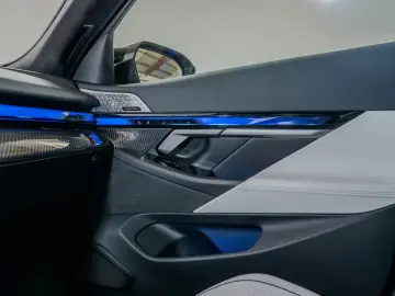 BMW M5 ULTIMATE DRIVERS CARBON KERAMIK DRIVE   PARK