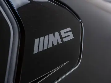 BMW M5 ULTIMATE DRIVERS CARBON KERAMIK DRIVE   PARK