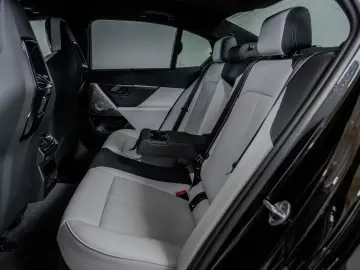 BMW M5 ULTIMATE DRIVERS CARBON KERAMIK DRIVE   PARK
