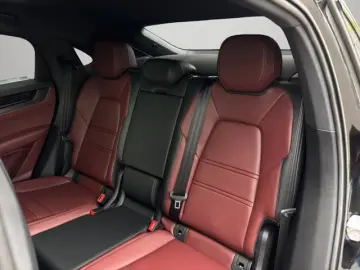 Porsche Cayenne S E-Hybrid Coupe Black Edition