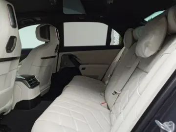 BMW Seria 7 740 xDrive mHEV