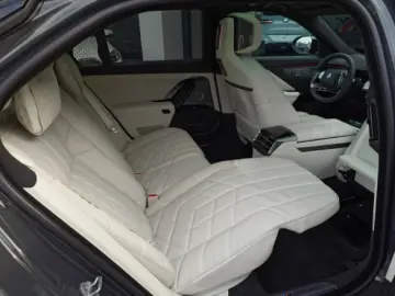 BMW Seria 7 740 xDrive mHEV
