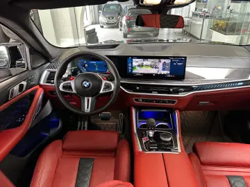 BMW X6 M Competition MASSAGE SKY PANO SOFTCLOSE
