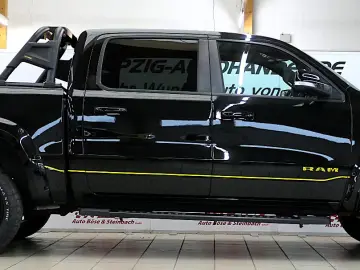 Dodge RAM 1500 Big Horn Lonestar Crew Cab   5.7 HEMI V8