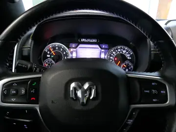 Dodge RAM 1500 Big Horn Lonestar Crew Cab   5.7 HEMI V8