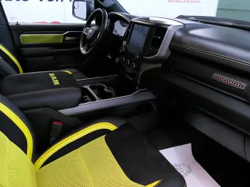 Dodge RAM 1500 Big Horn Lonestar Crew Cab   5.7 HEMI V8