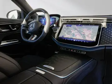 MERCEDES-BENZ E 450 d 4M AMG DigitalLight Distronic Pano AHK