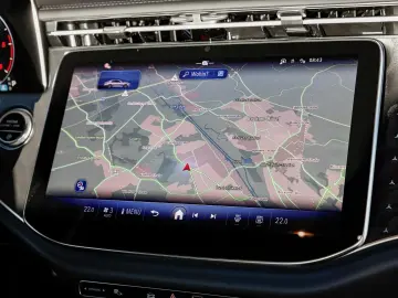 MERCEDES-BENZ E 450 d 4M AMG DigitalLight Distronic Pano AHK