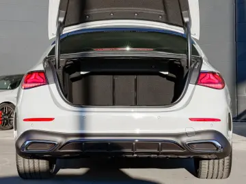 MERCEDES-BENZ E 450 d 4M AMG DigitalLight Distronic Pano AHK