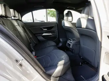 MERCEDES-BENZ E 450 d 4M AMG DigitalLight Distronic Pano AHK