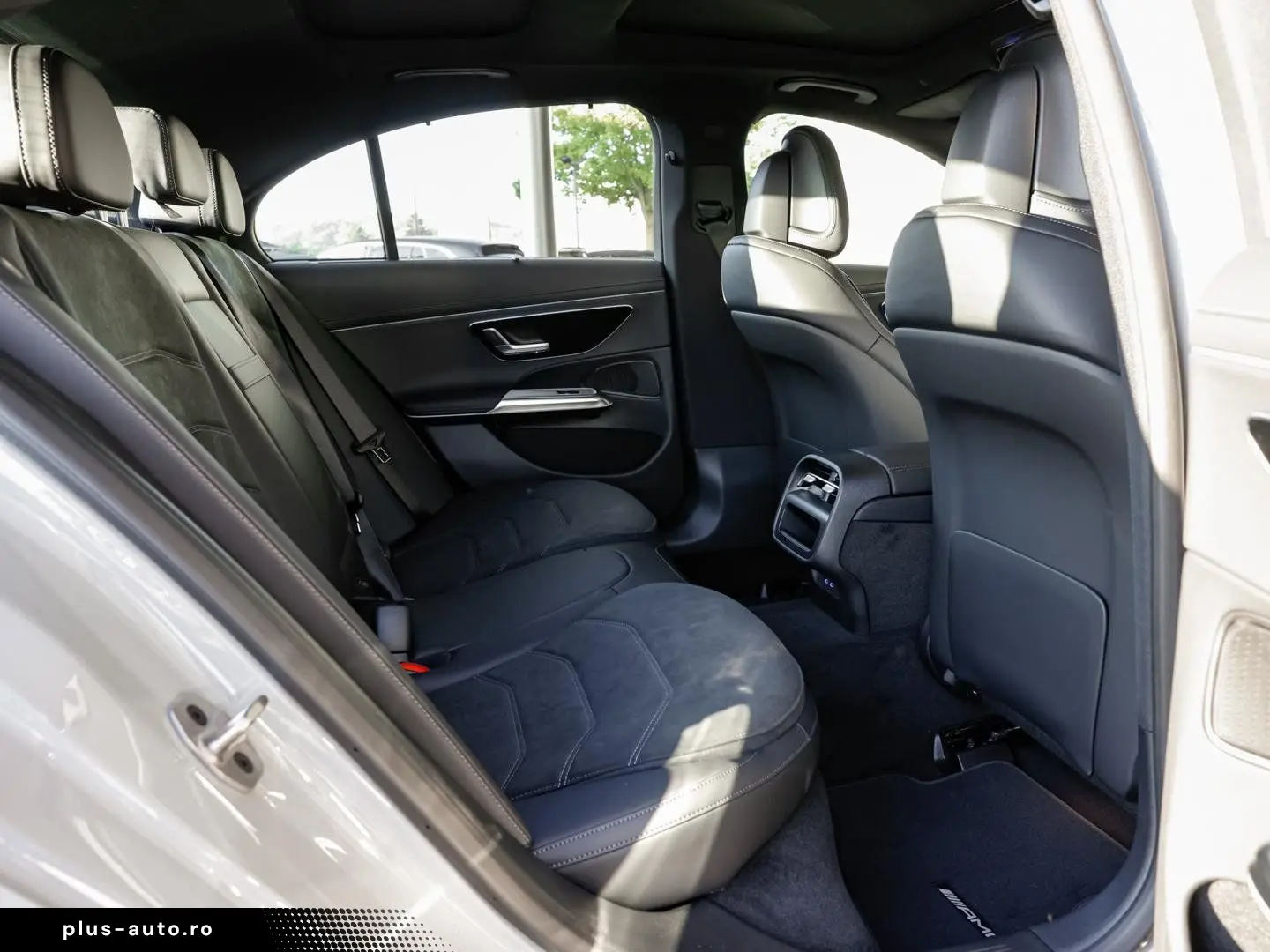MERCEDES-BENZ E 450 d 4M AMG DigitalLight Distronic Pano AHK