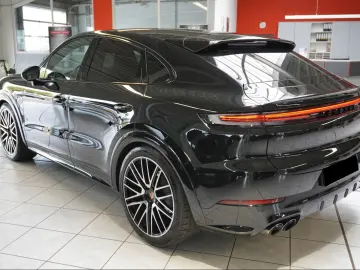 Porsche Cayenne Coupe Black Edition_MY2026