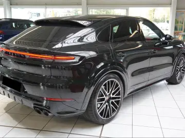Porsche Cayenne Coupe Black Edition_MY2026