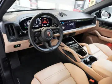 Porsche Cayenne Coupe Black Edition_MY2026