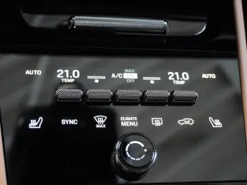 Porsche Cayenne Coupe Black Edition_MY2026