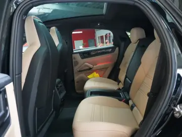 Porsche Cayenne Coupe Black Edition_MY2026